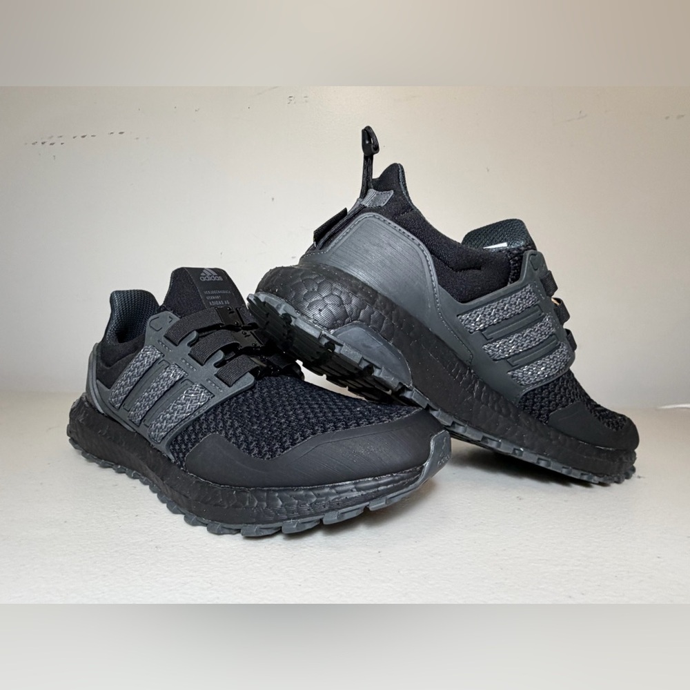 Adidas woman ultra boost Black and Dark Gray Athletic Shoes NEW